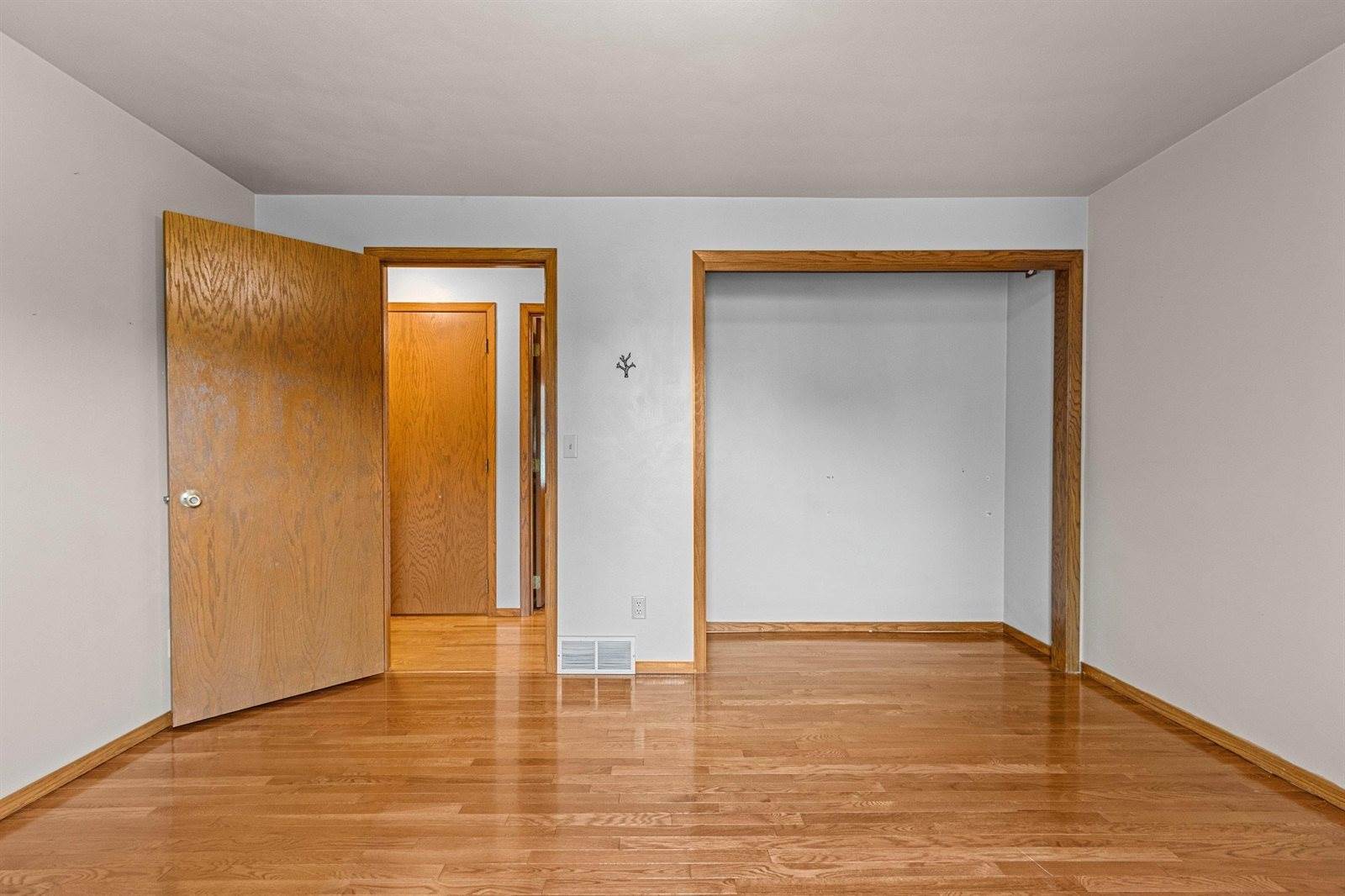 1366 Pinehurst Lane, Neenah, WI 54956