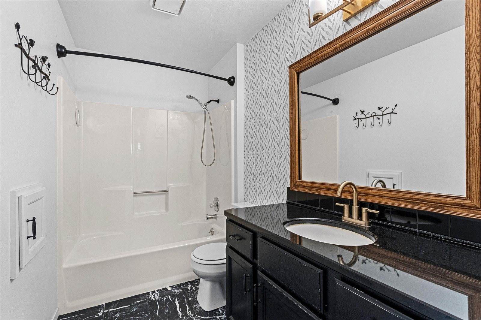 1366 Pinehurst Lane, Neenah, WI 54956