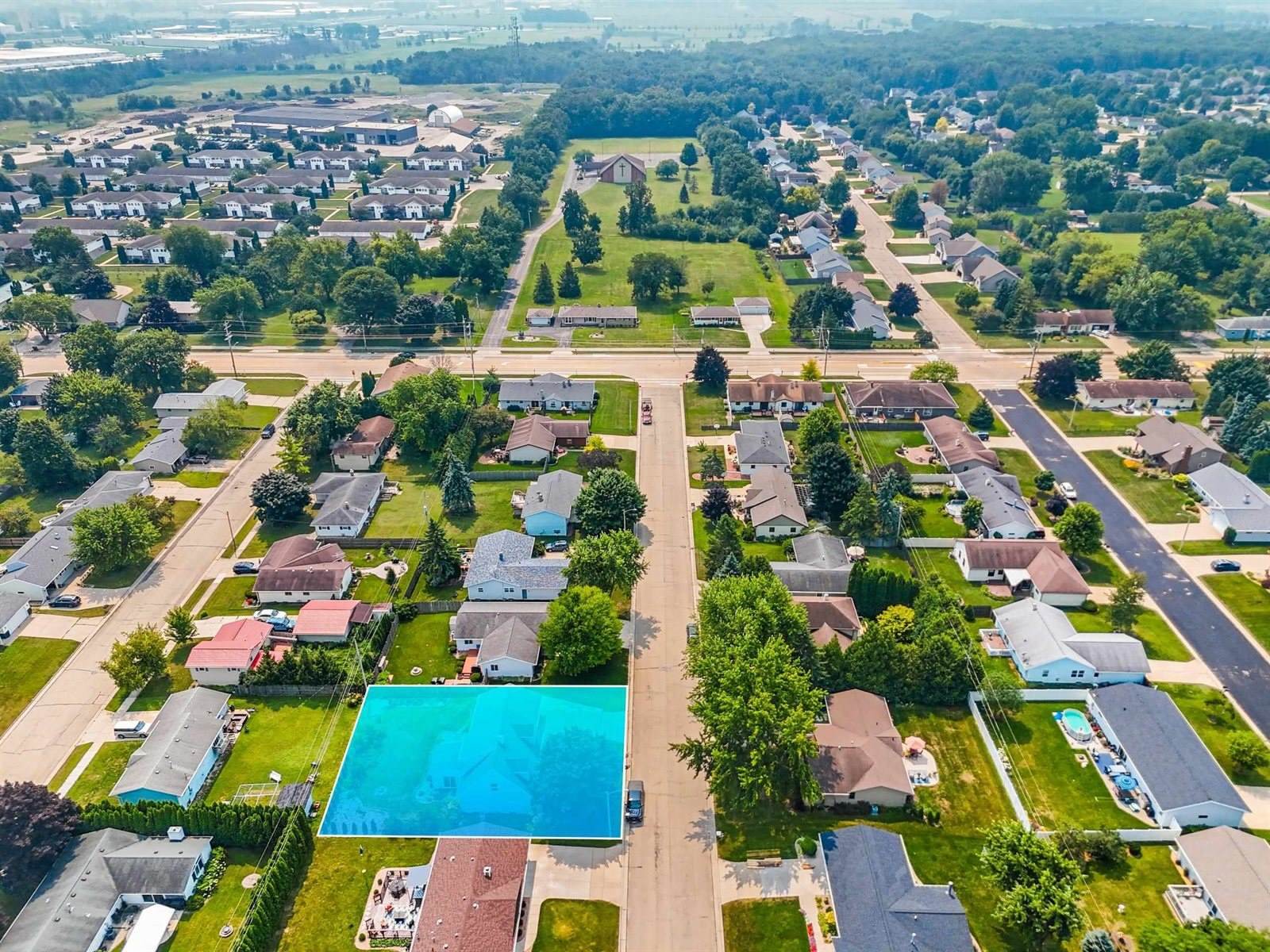 1366 Pinehurst Lane, Neenah, WI 54956