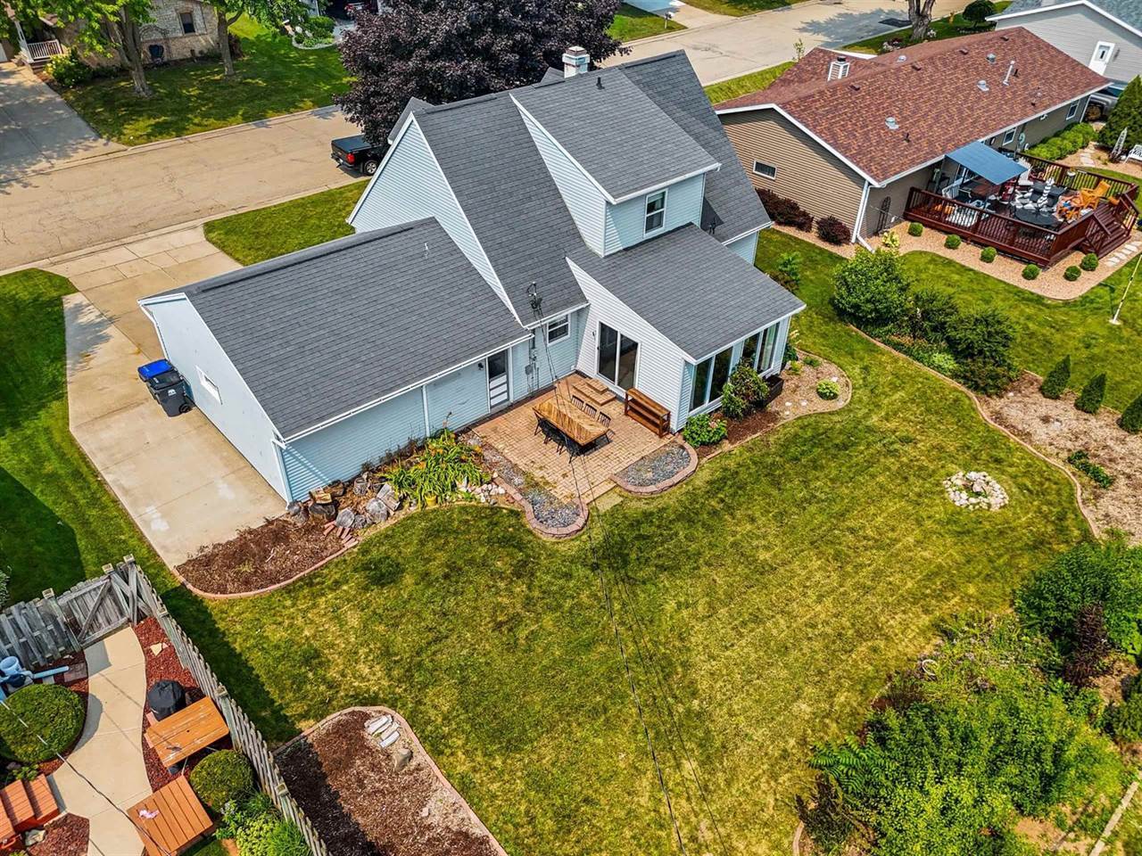 1366 Pinehurst Lane, Neenah, WI 54956