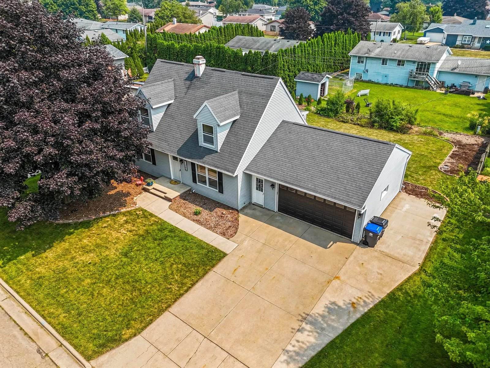 1366 Pinehurst Lane, Neenah, WI 54956