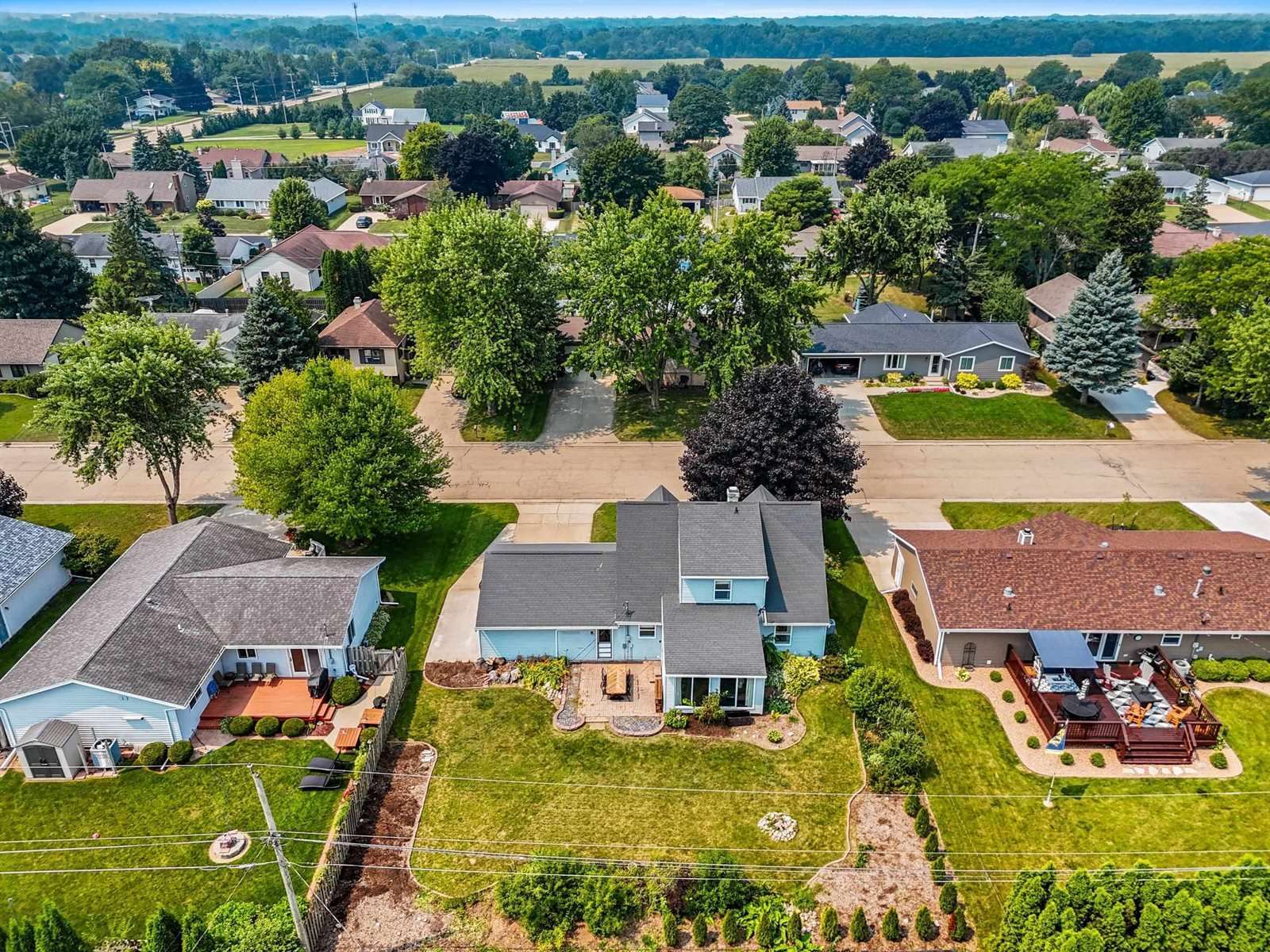 1366 Pinehurst Lane, Neenah, WI 54956