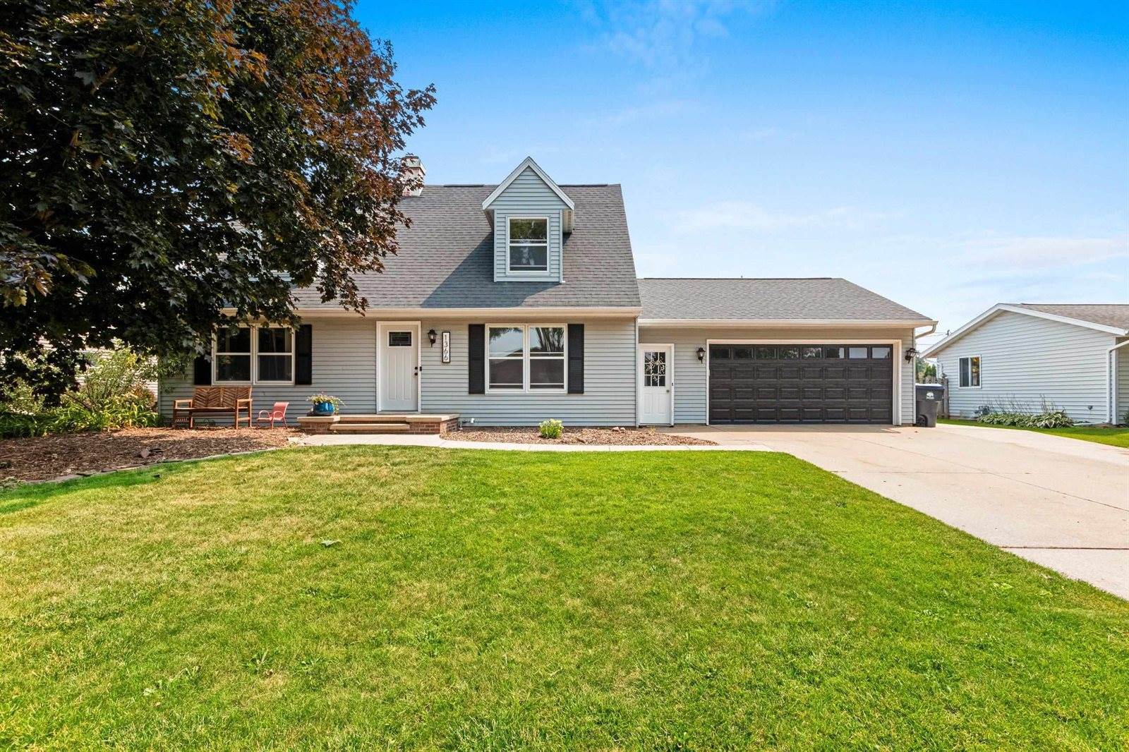 1366 Pinehurst Lane, Neenah, WI 54956