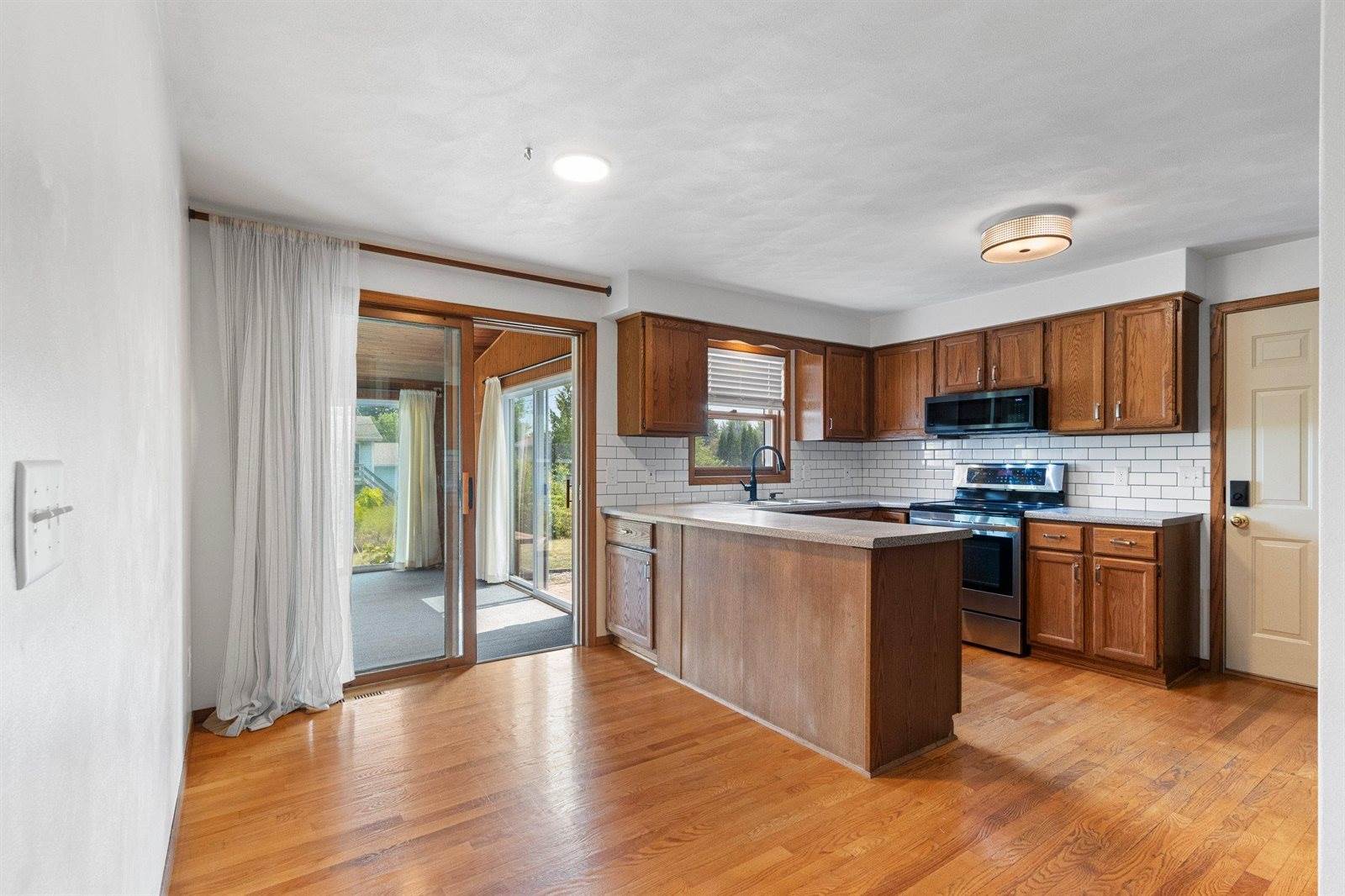 1366 Pinehurst Lane, Neenah, WI 54956