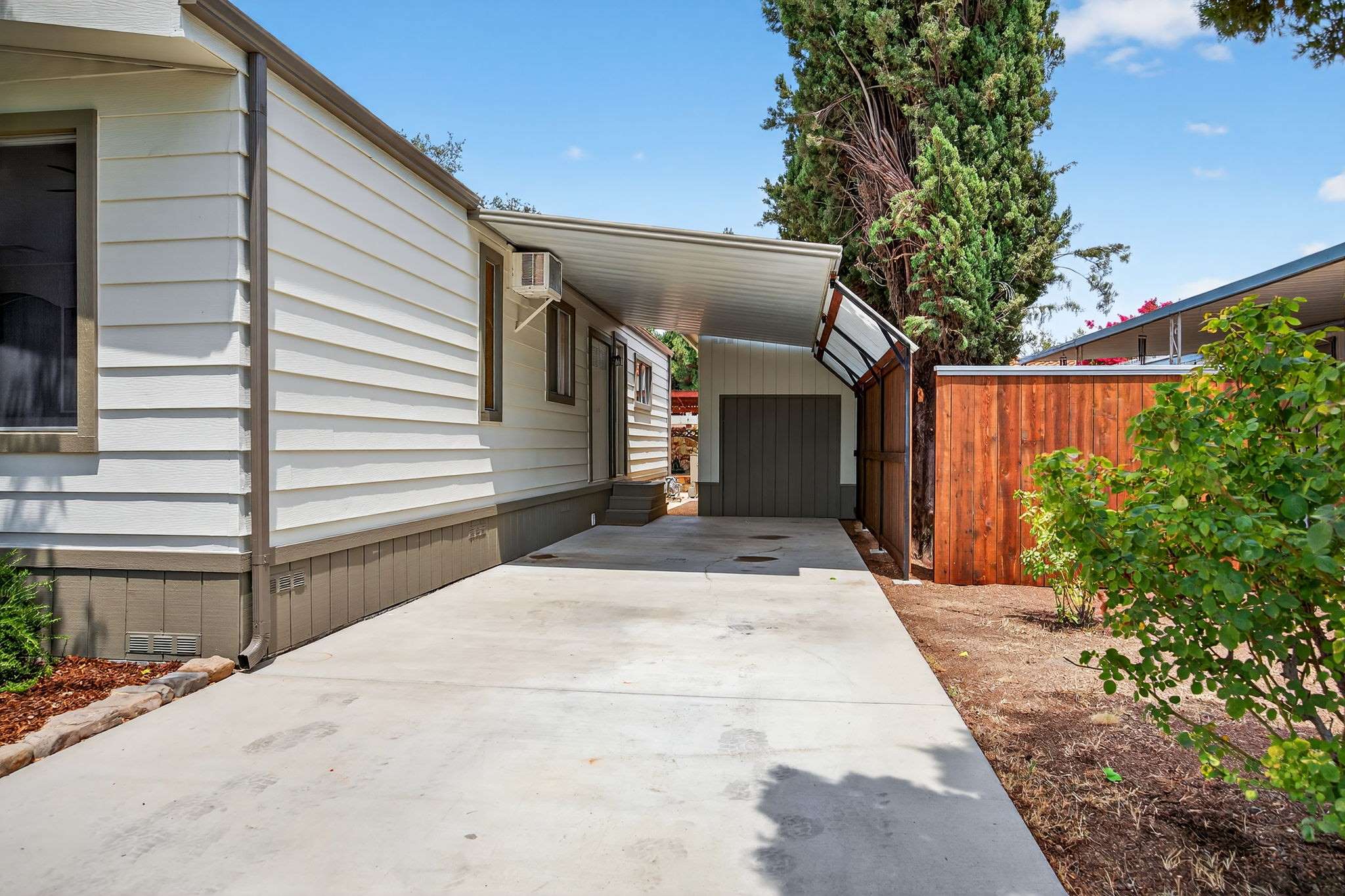 950 Woodland Ave., Ojai, CA 93023