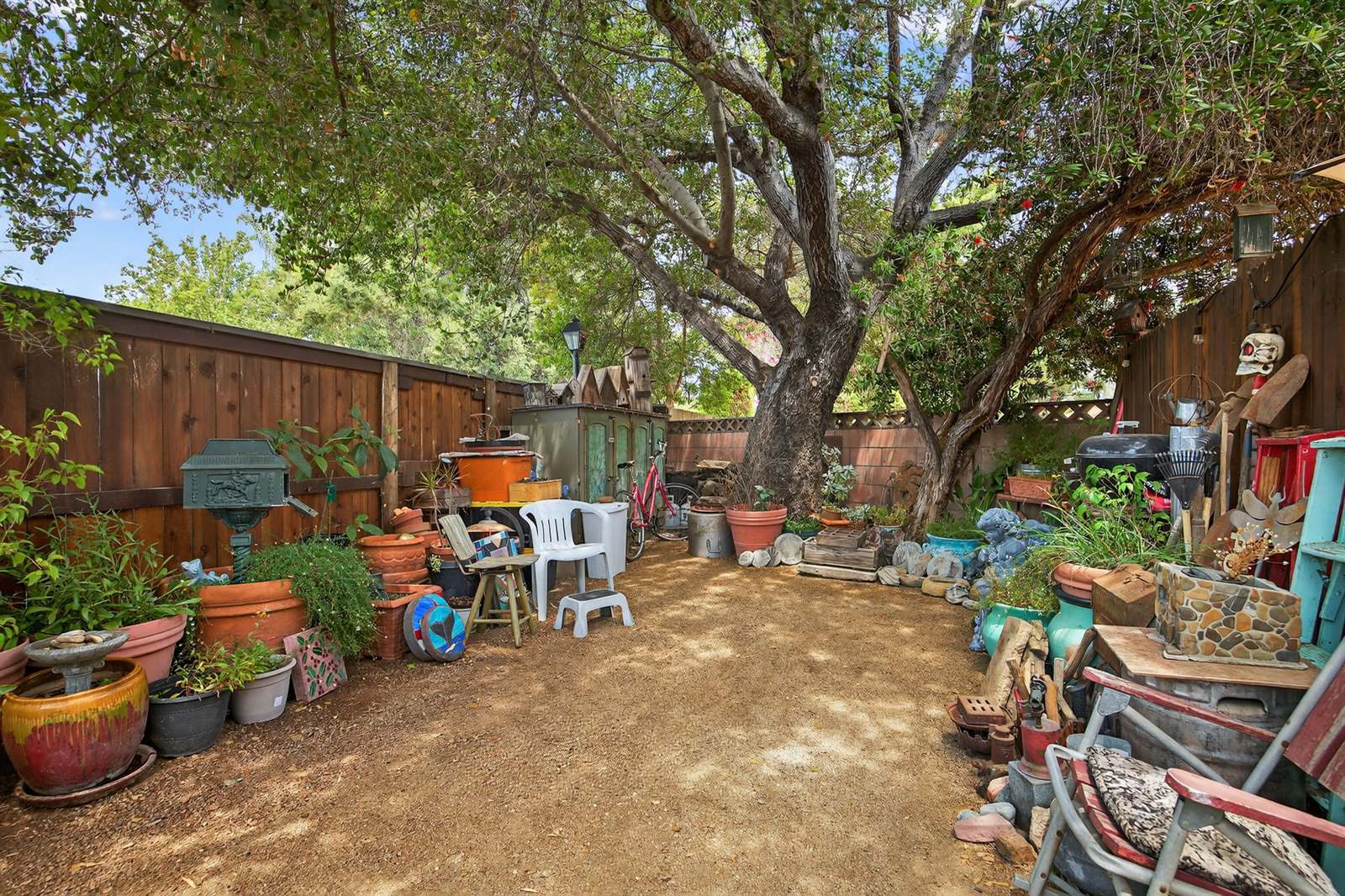 950 Woodland Ave., Ojai, CA 93023