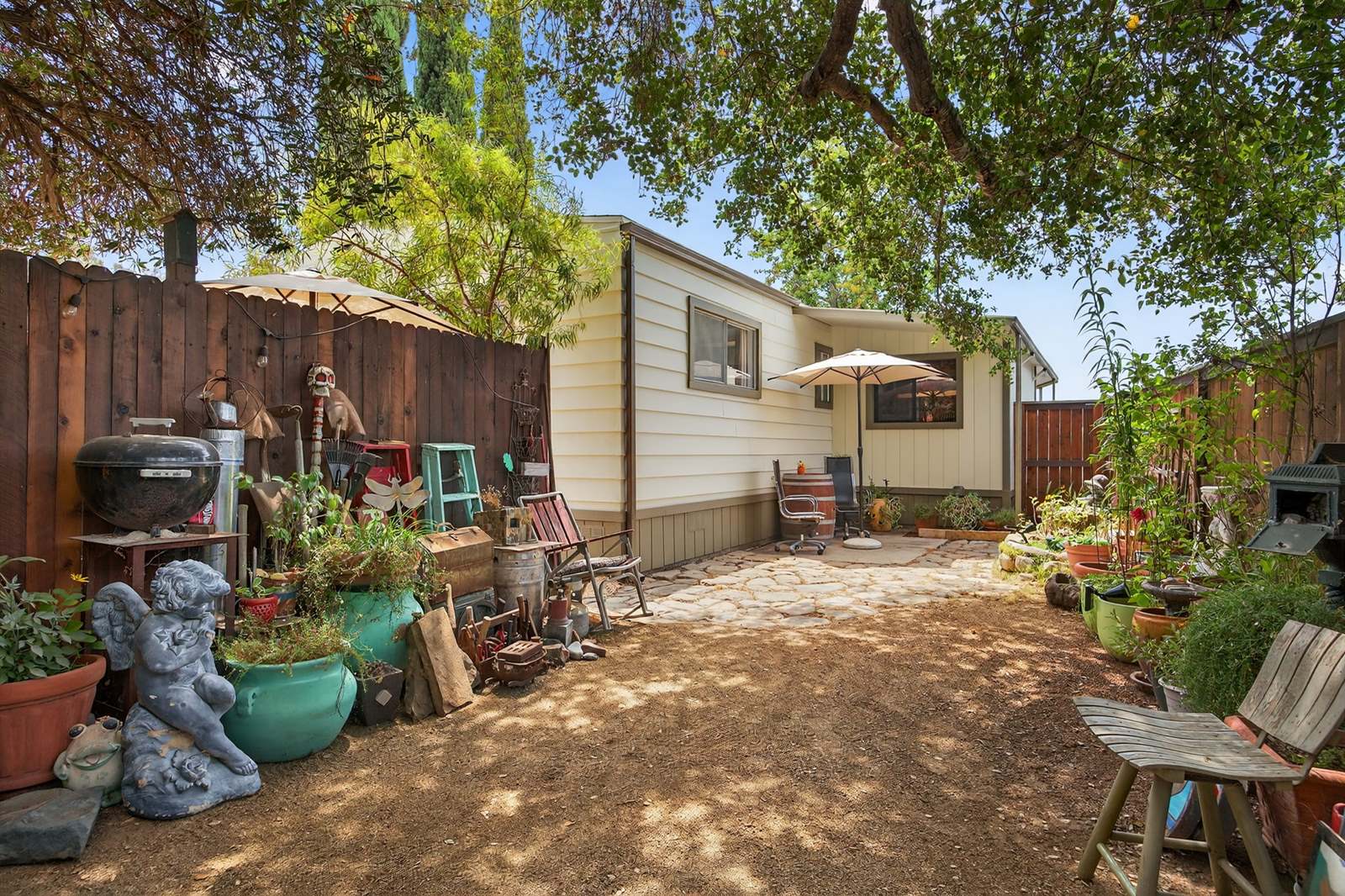 950 Woodland Ave., Ojai, CA 93023