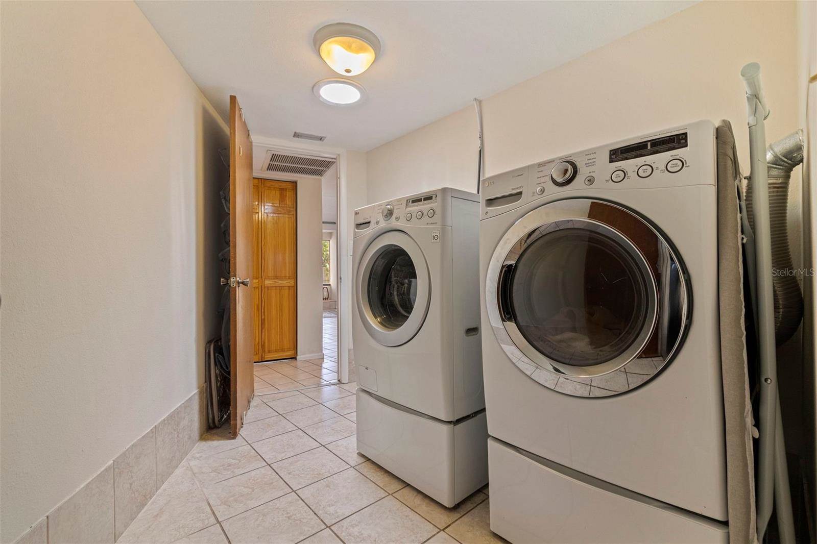 1942 Pinellas Point Drive South, Saint Petersburg, FL 33712