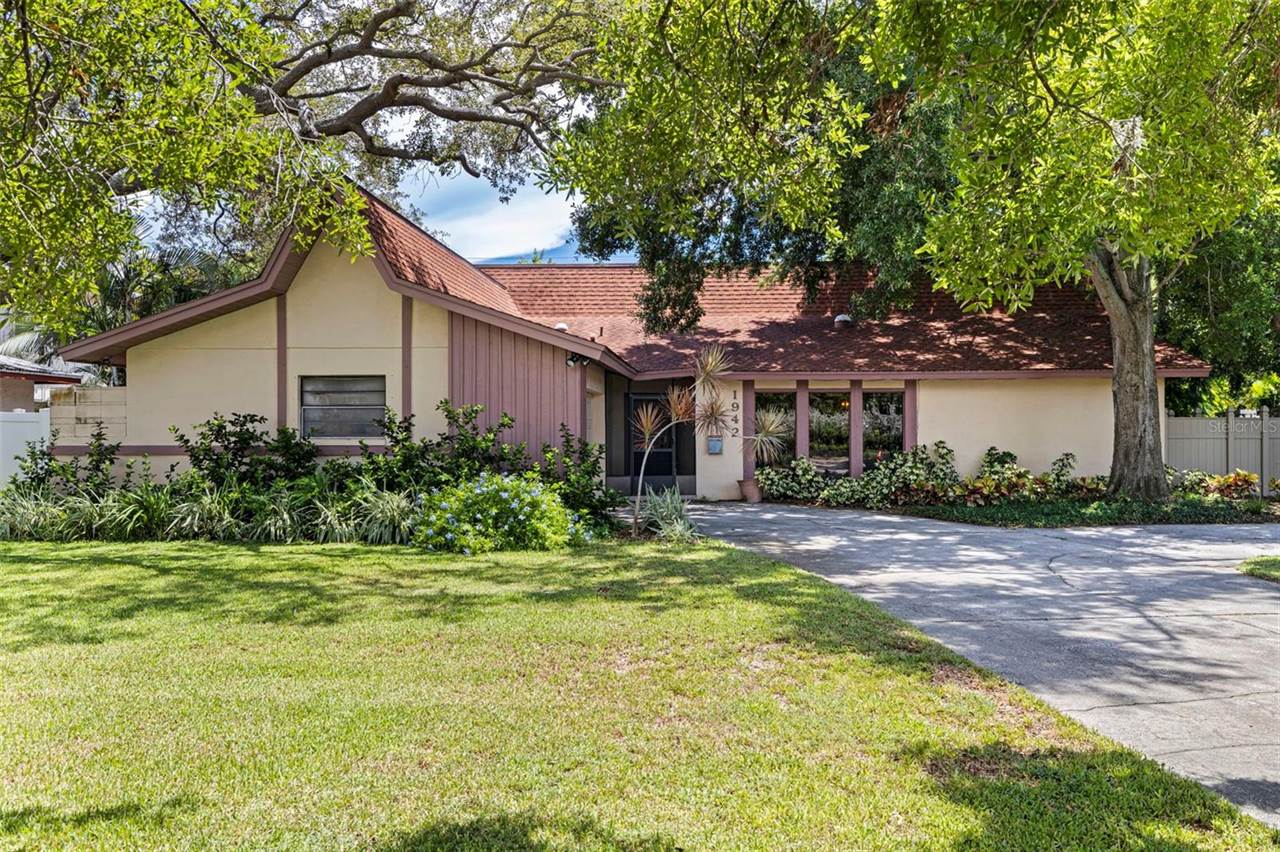 1942 Pinellas Point Drive South, Saint Petersburg, FL 33712
