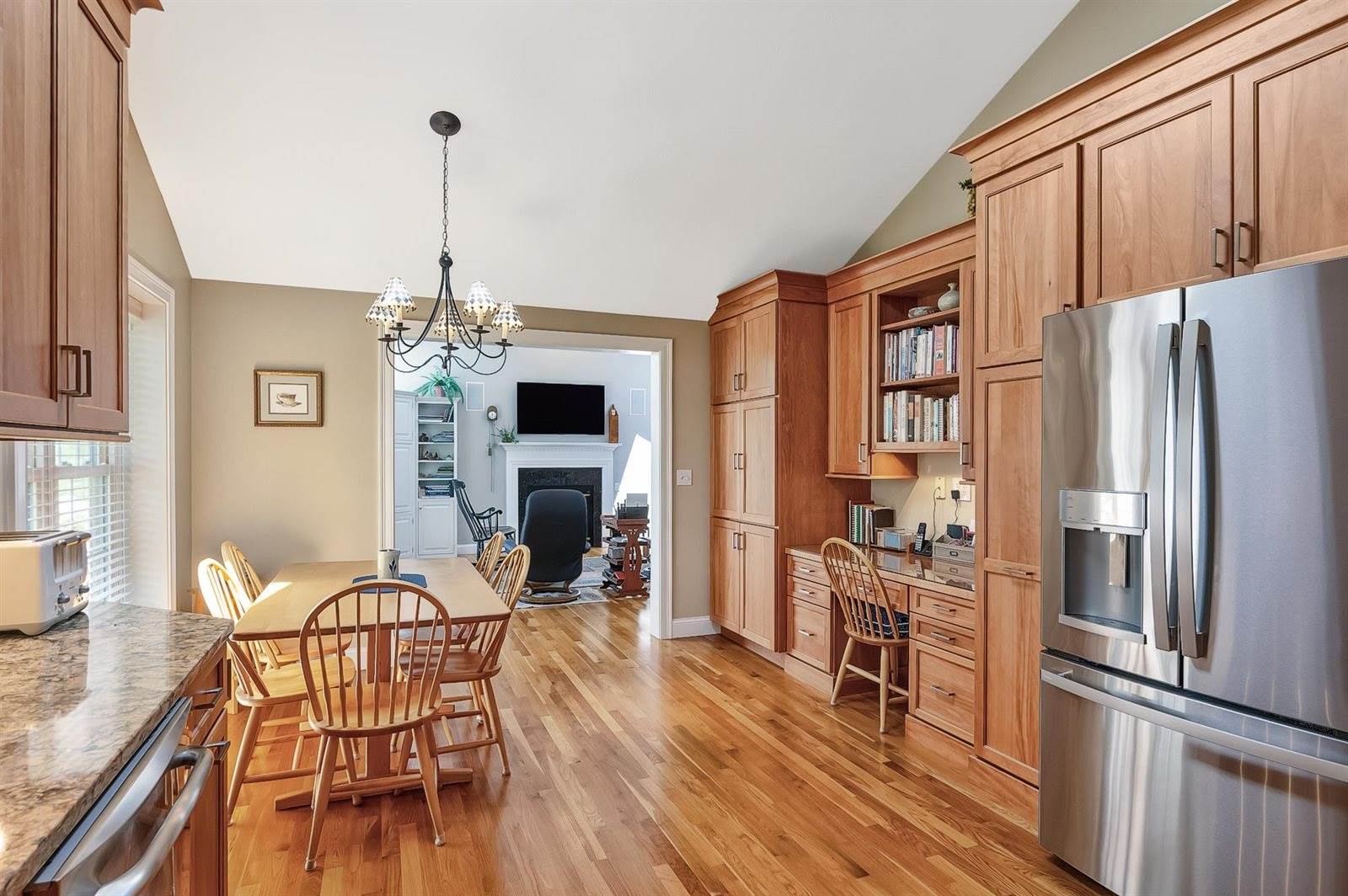 100 Hampton Meadows, Hampton, NH 03842