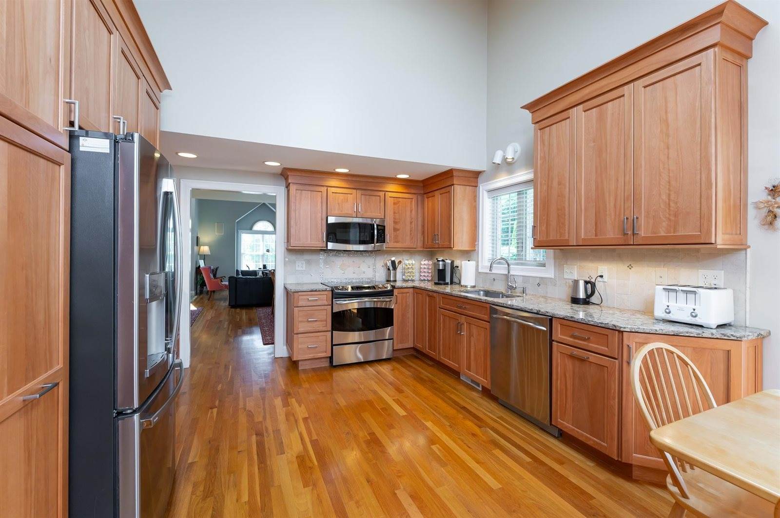 100 Hampton Meadows, Hampton, NH 03842