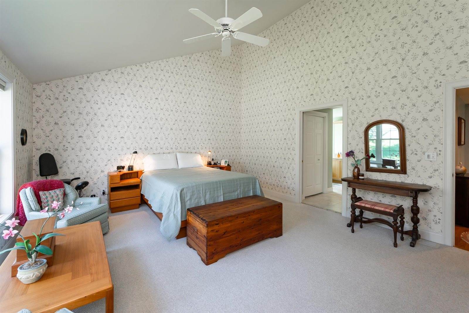 100 Hampton Meadows, Hampton, NH 03842