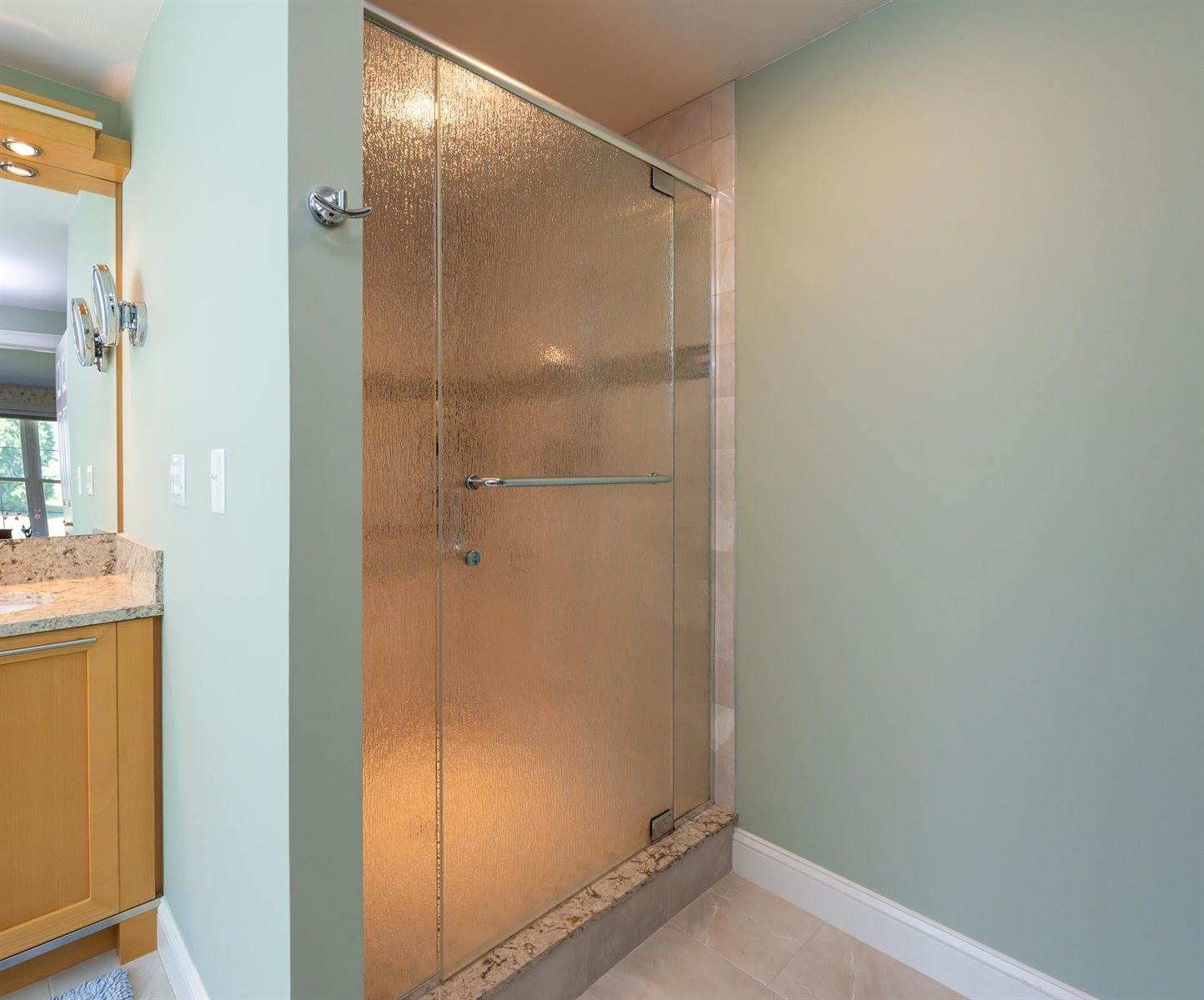 100 Hampton Meadows, Hampton, NH 03842