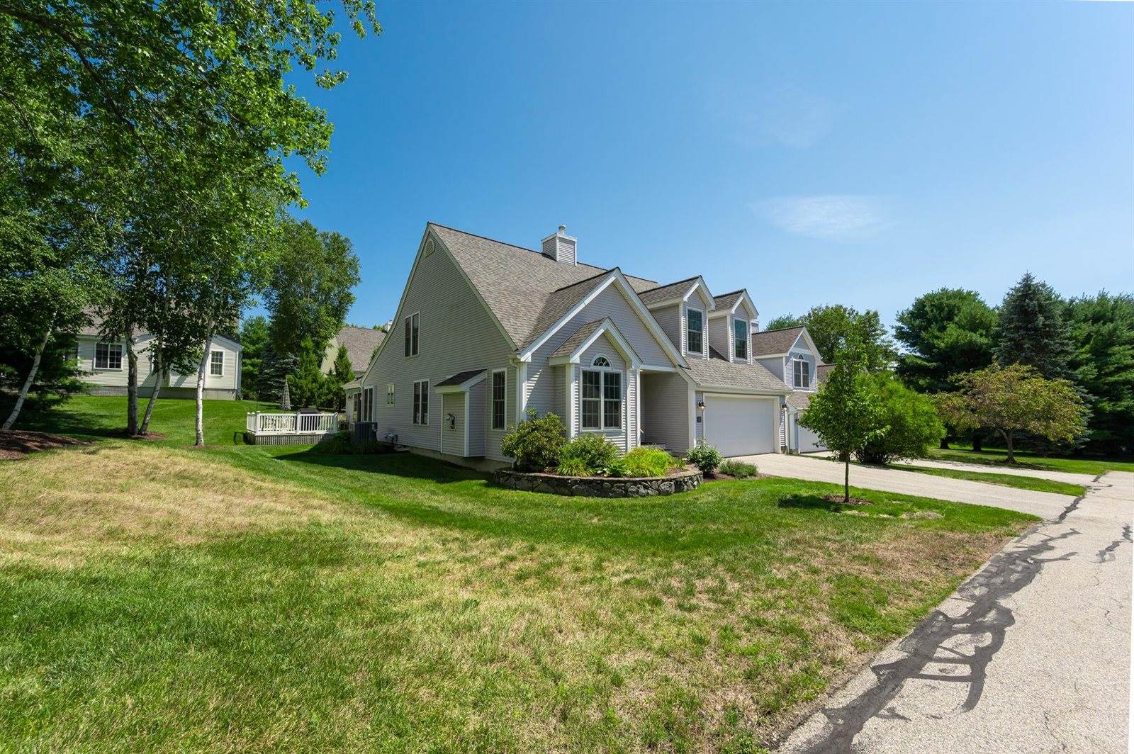 100 Hampton Meadows, Hampton, NH 03842