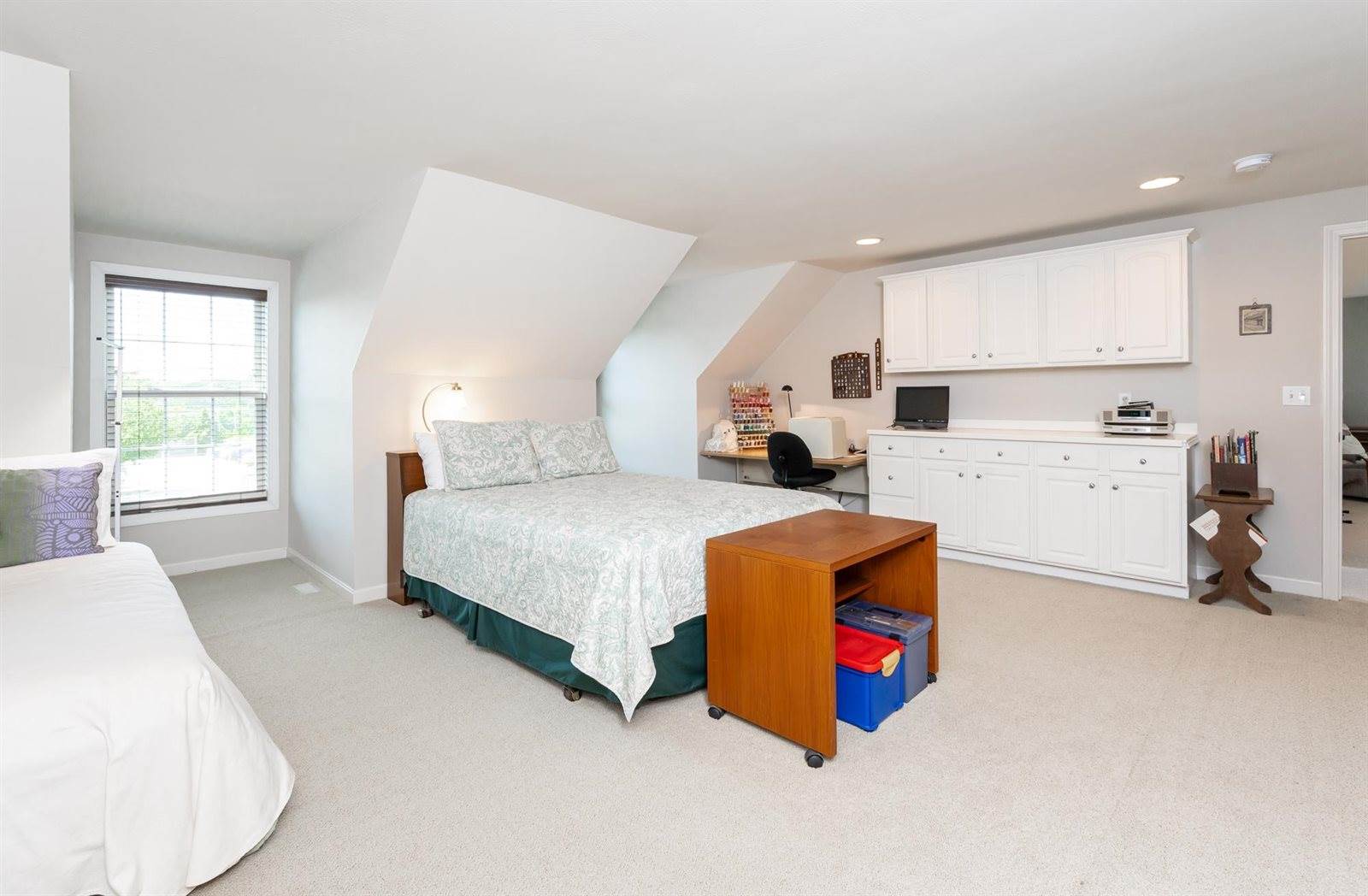 100 Hampton Meadows, Hampton, NH 03842