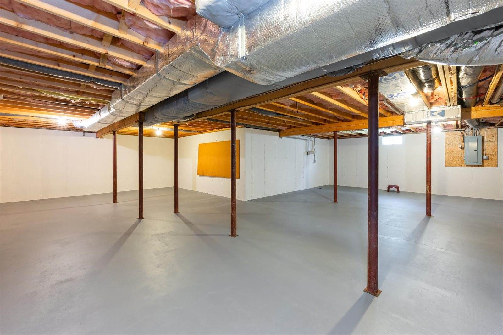 100 Hampton Meadows, Hampton, NH 03842