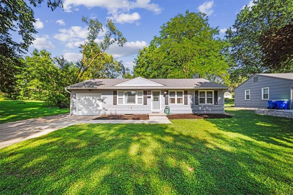 7007 Woodward Street, Overland Park, KS 66204