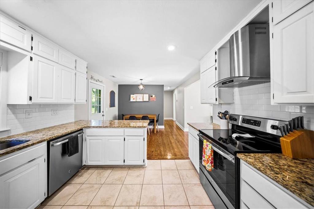 7007 Woodward Street, Overland Park, KS 66204