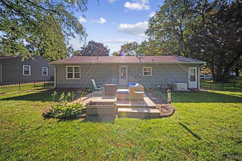 7007 Woodward Street, Overland Park, KS 66204