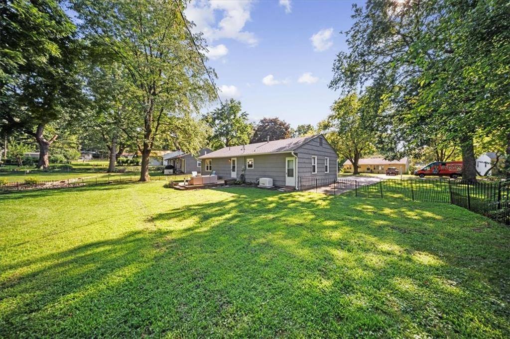 7007 Woodward Street, Overland Park, KS 66204