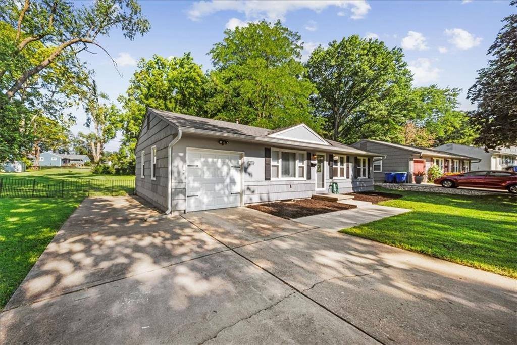 7007 Woodward Street, Overland Park, KS 66204