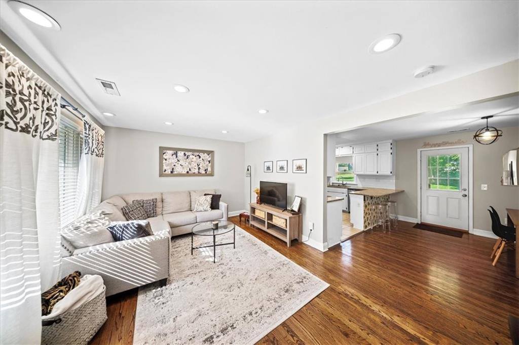 7007 Woodward Street, Overland Park, KS 66204