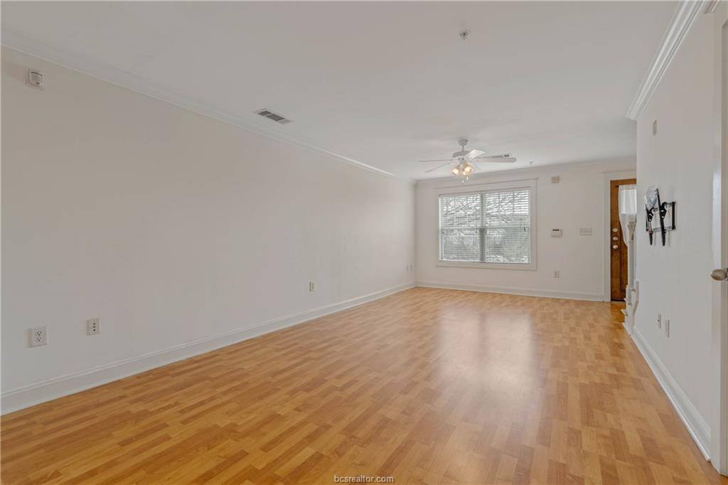 1725 Harvey Mitchell Parkway, #1730, College Station, TX 77840