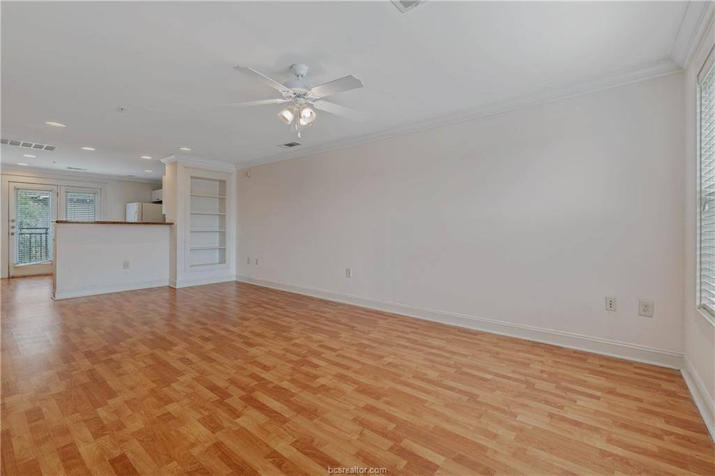 1725 Harvey Mitchell Parkway, #1730, College Station, TX 77840