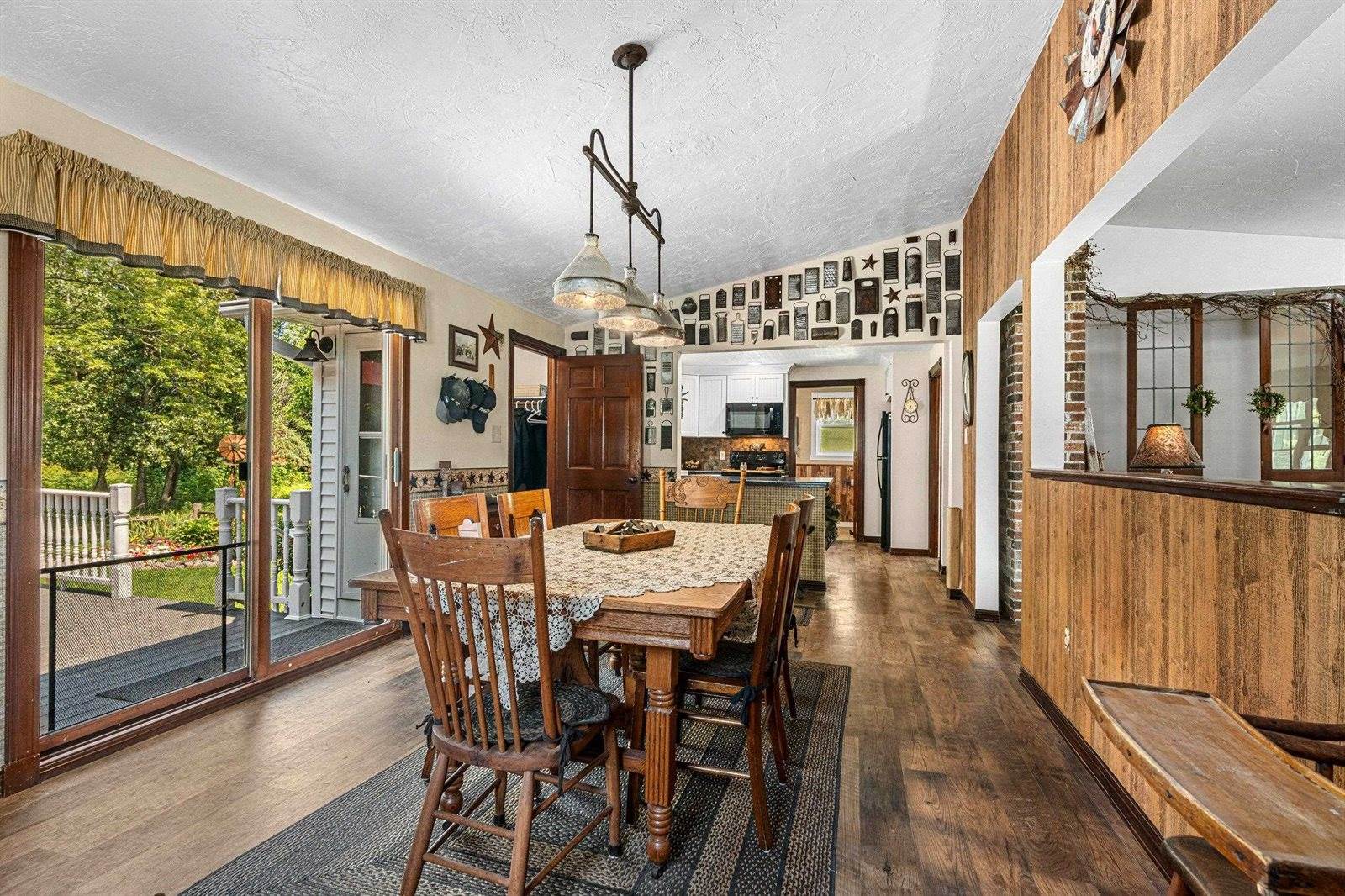 2494 Scheuring Road, De Pere, WI 54115