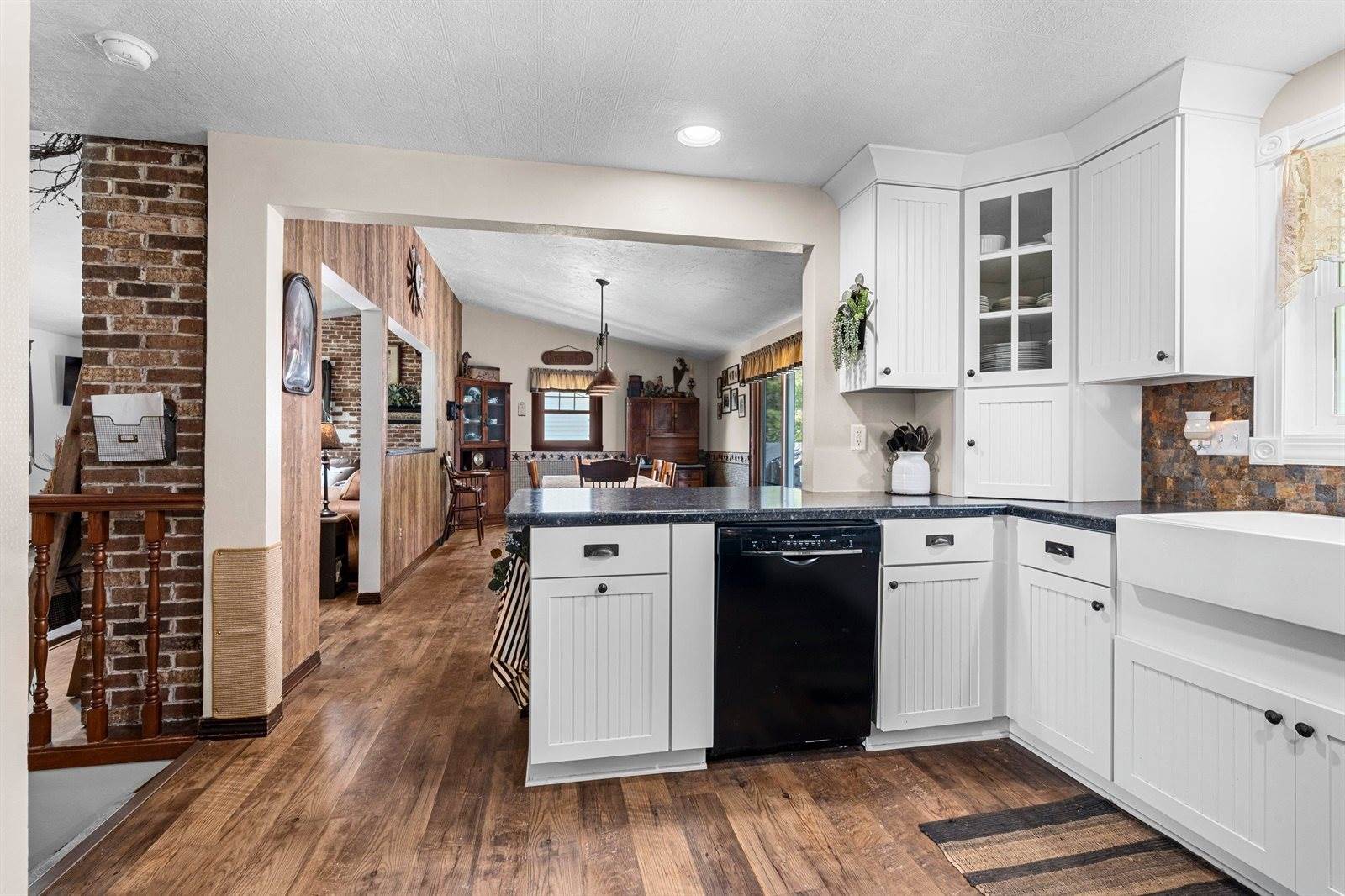 2494 Scheuring Road, De Pere, WI 54115