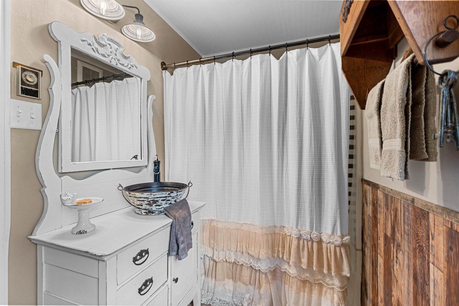 2494 Scheuring Road, De Pere, WI 54115