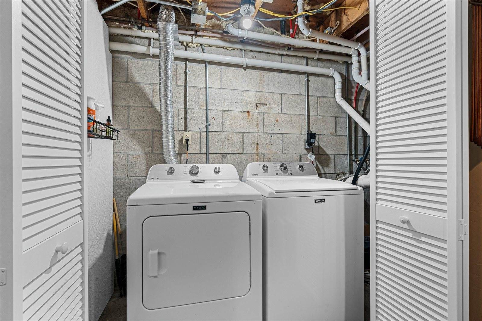 2494 Scheuring Road, De Pere, WI 54115