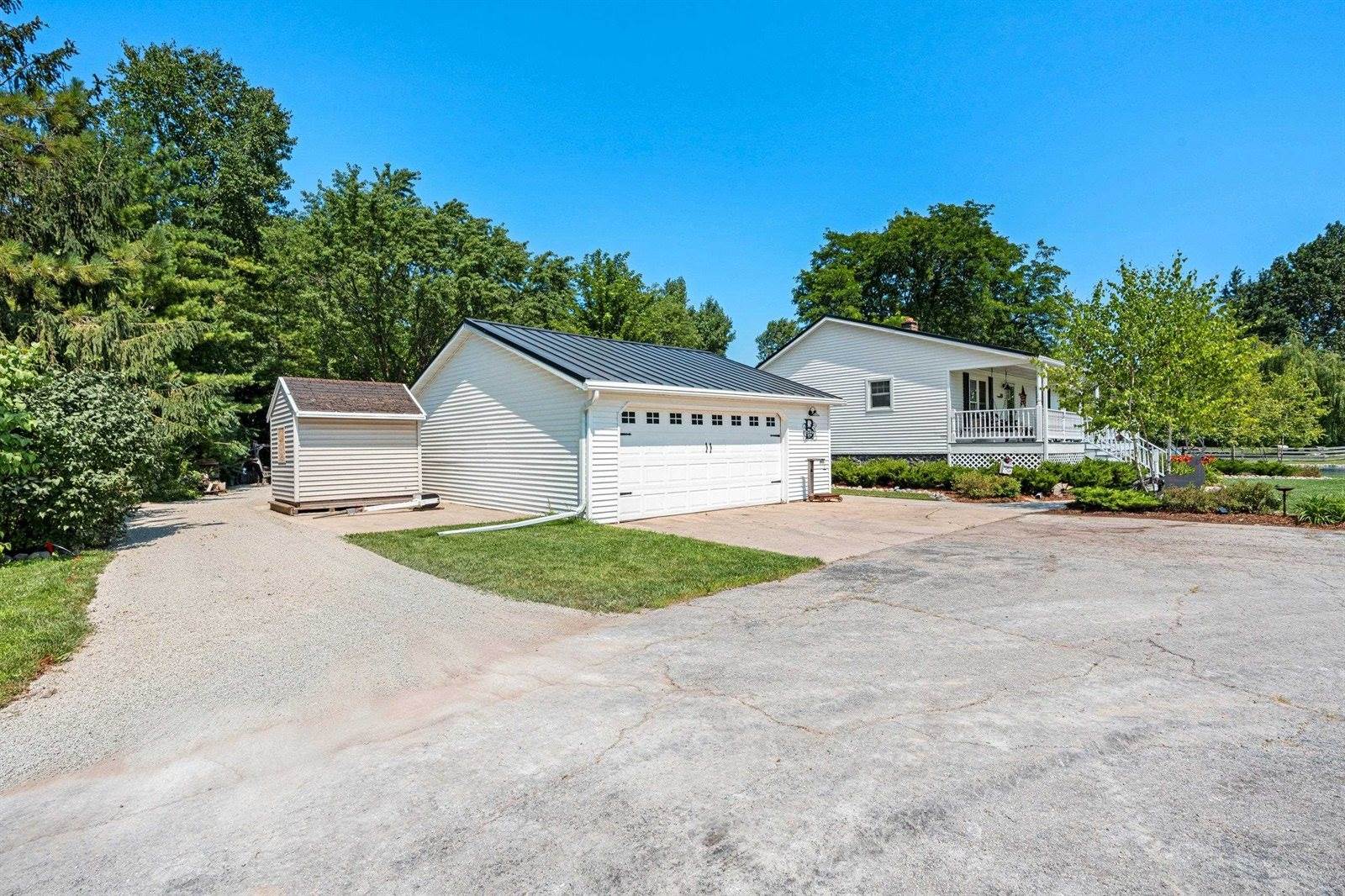 2494 Scheuring Road, De Pere, WI 54115