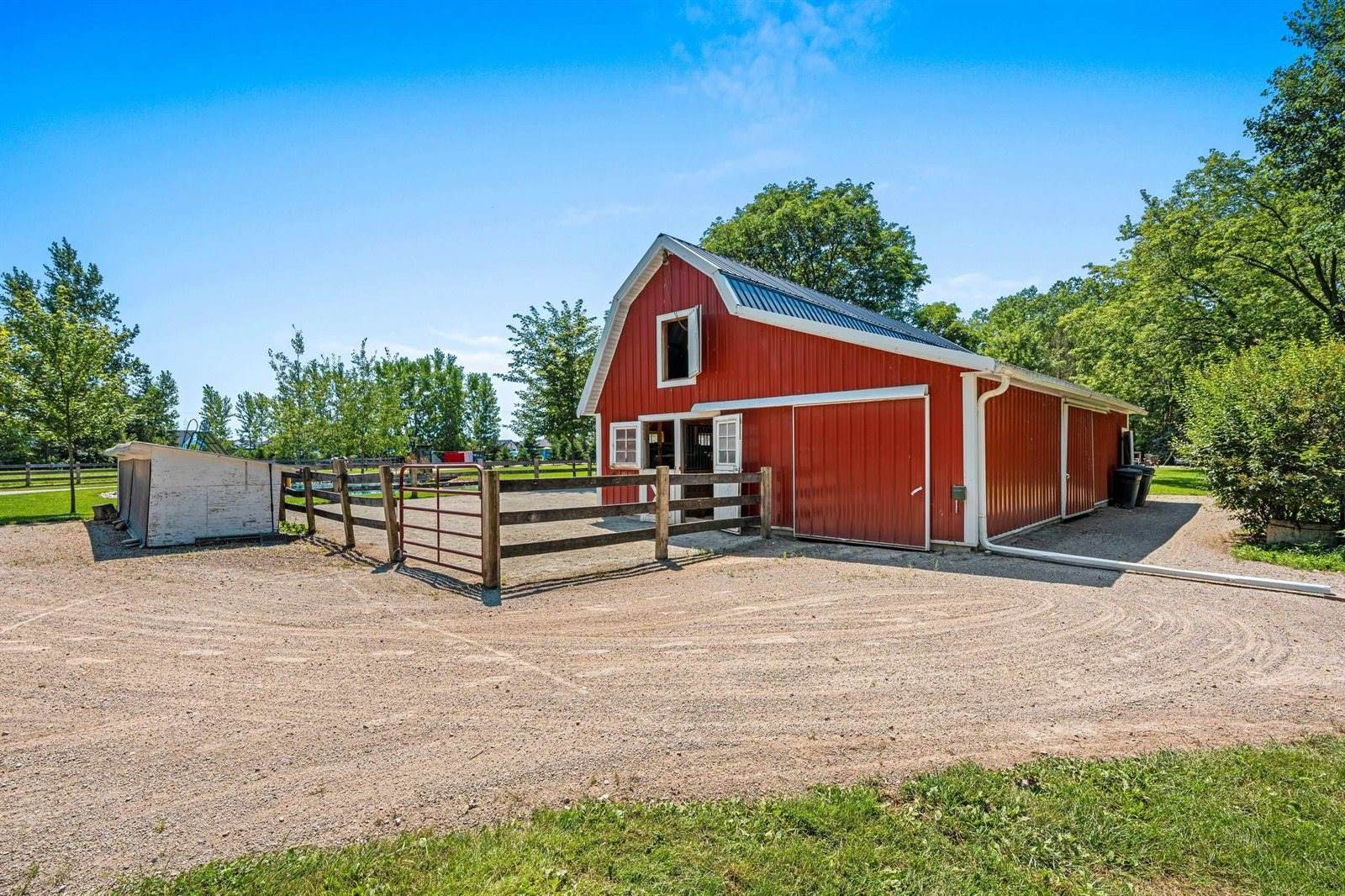 2494 Scheuring Road, De Pere, WI 54115