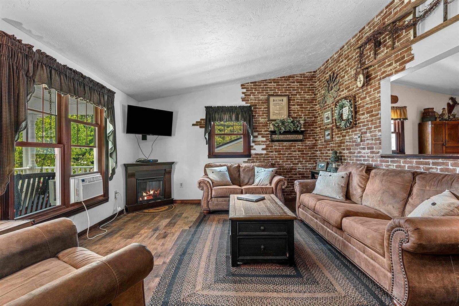 2494 Scheuring Road, De Pere, WI 54115