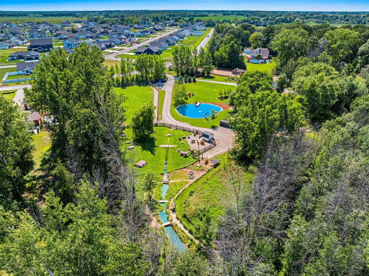 2494 Scheuring Road, De Pere, WI 54115