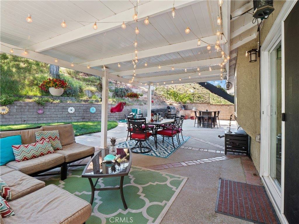 27728 Clark Court, Saugus, CA 91350