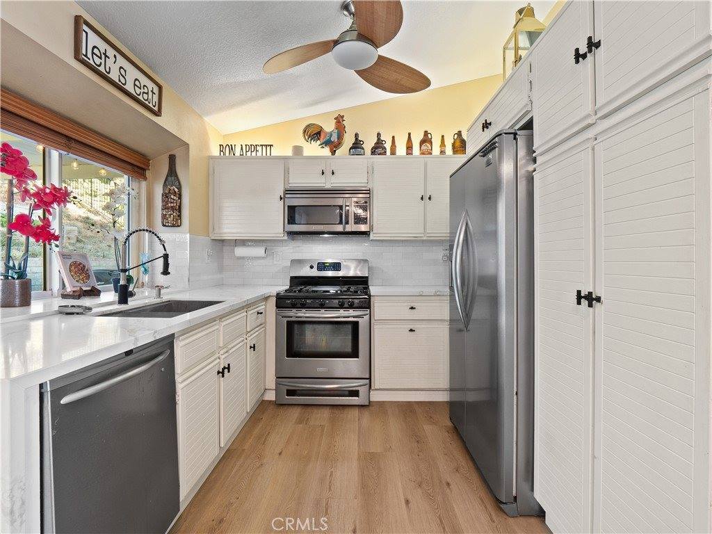 27728 Clark Court, Saugus, CA 91350