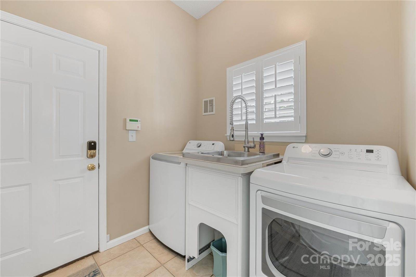 2910 WIndsor Meadow Lane, Matthews, NC 28105