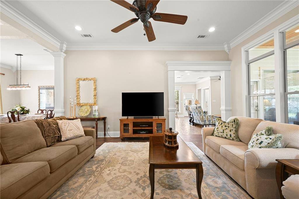 9291 Pebble Beach Circle, Denham Springs, LA 70726