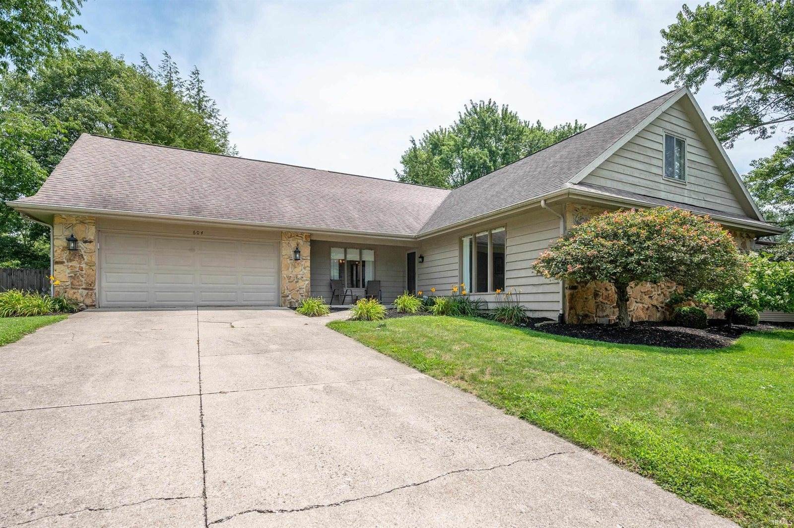 604 N Cherry Wood Lane, Muncie, IN 47304