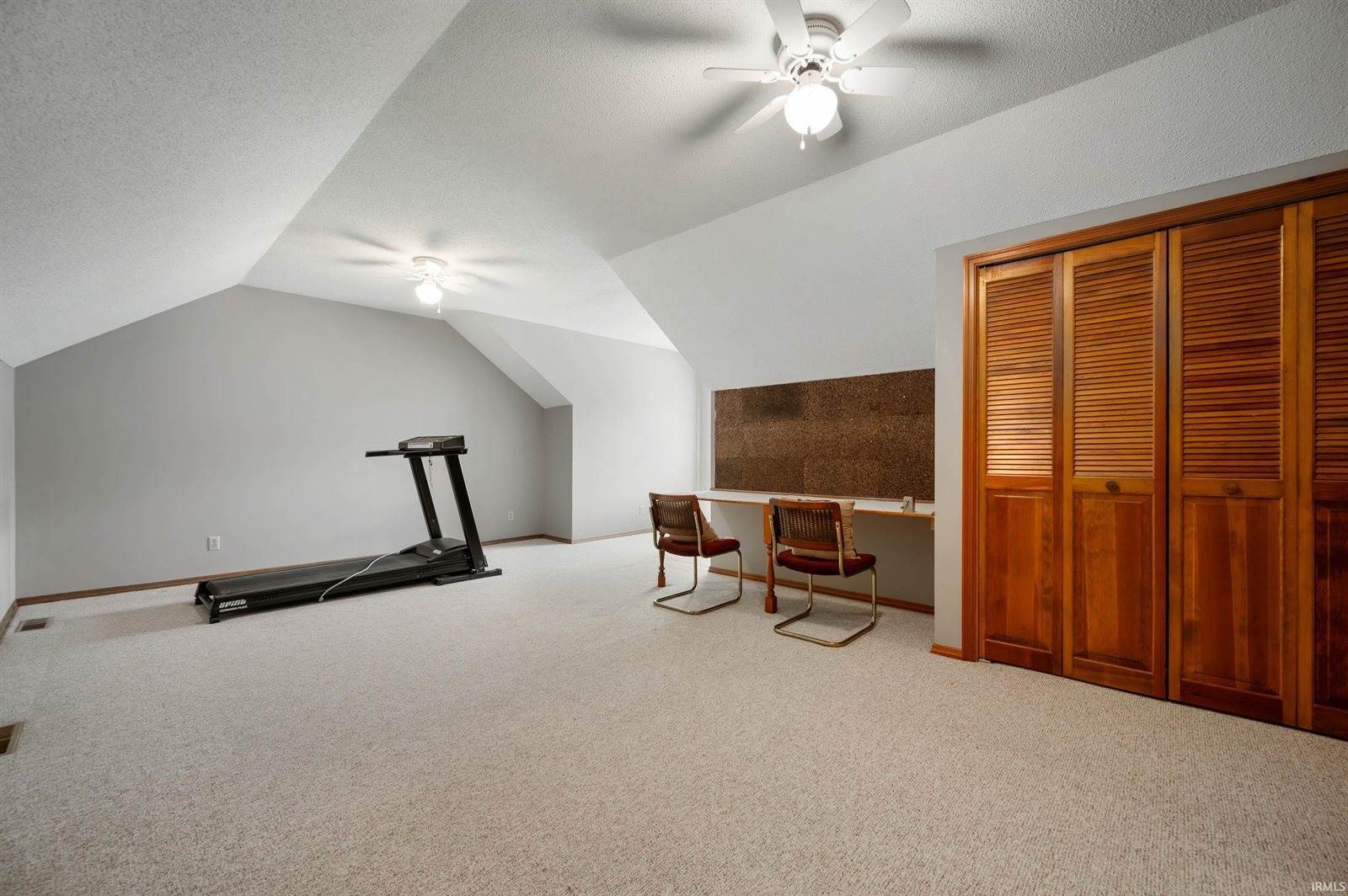 604 N Cherry Wood Lane, Muncie, IN 47304