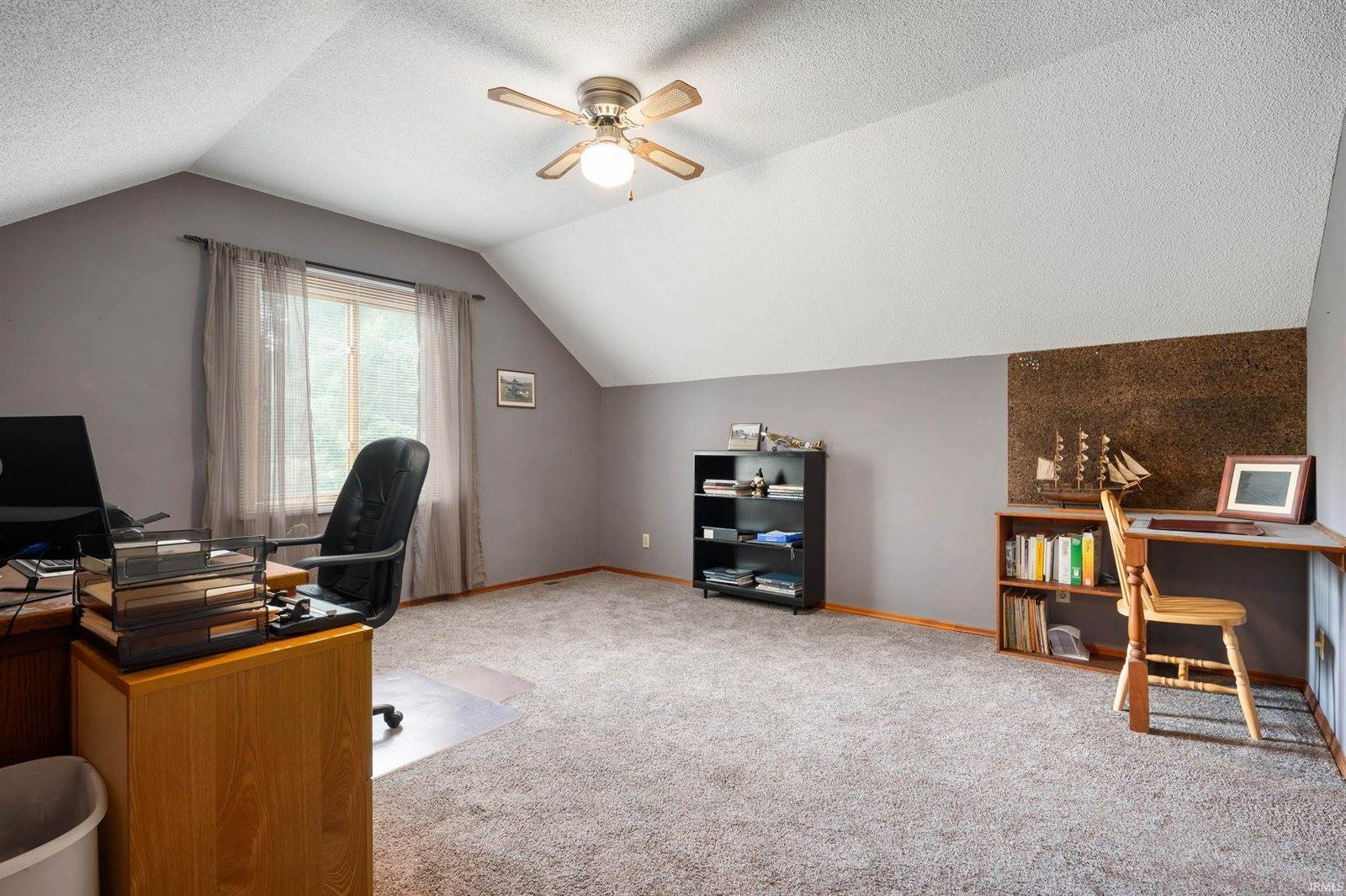 604 N Cherry Wood Lane, Muncie, IN 47304