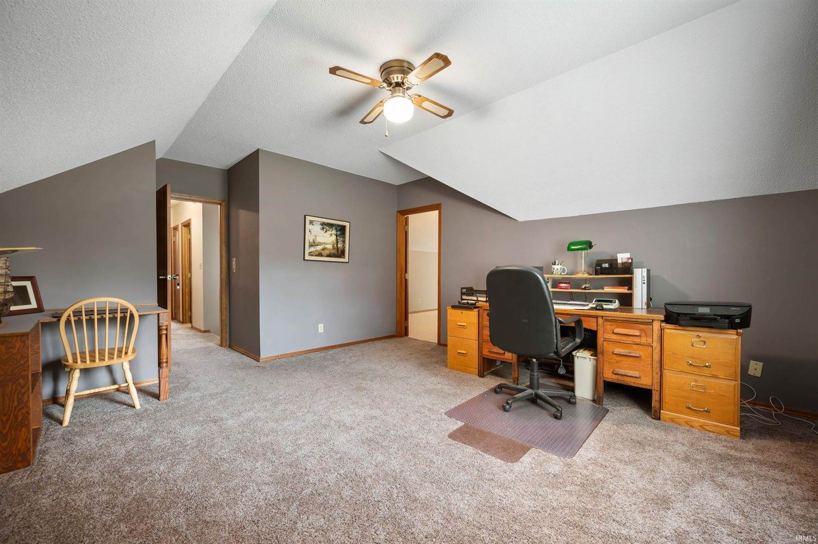 604 N Cherry Wood Lane, Muncie, IN 47304