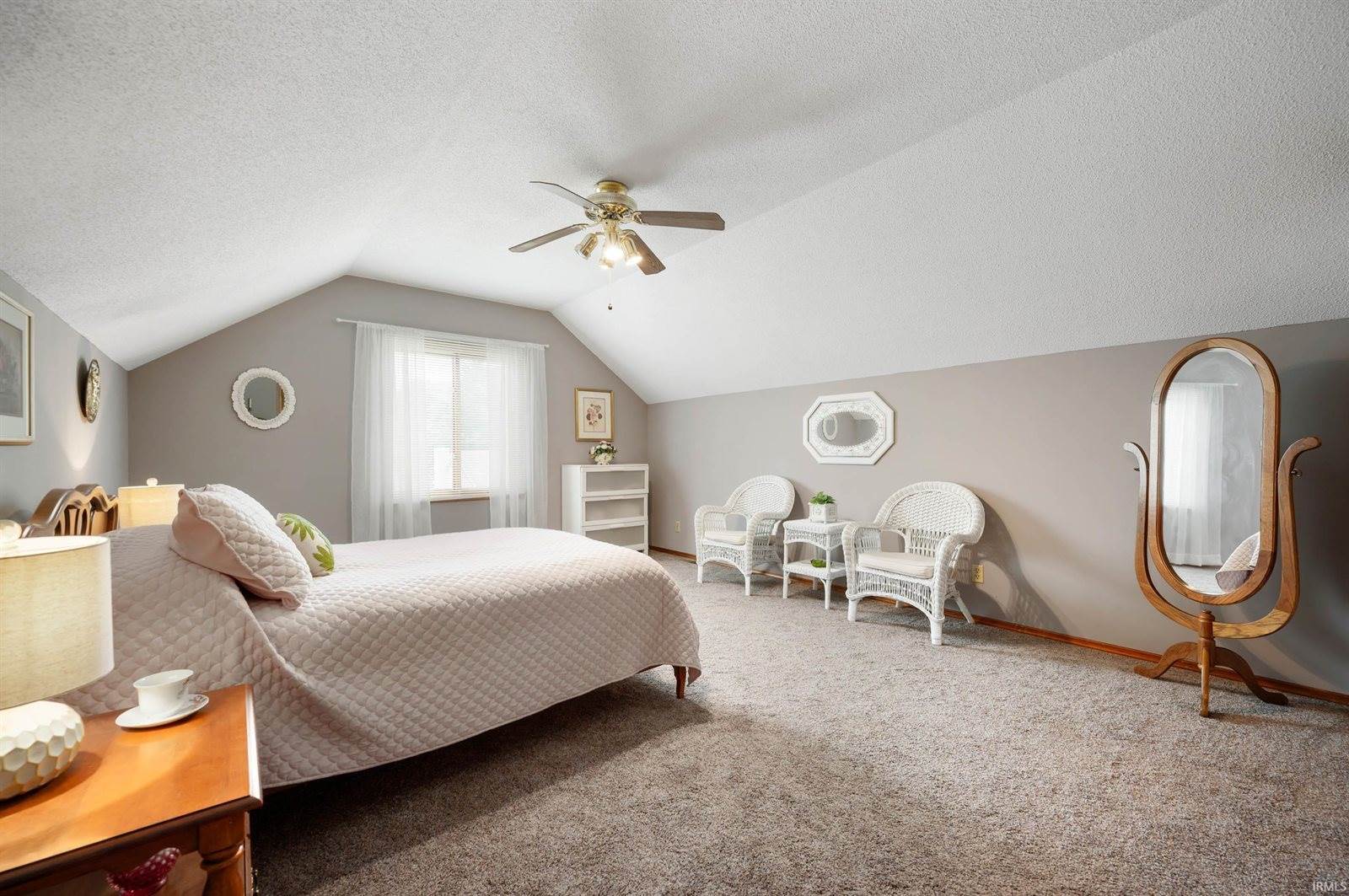 604 N Cherry Wood Lane, Muncie, IN 47304