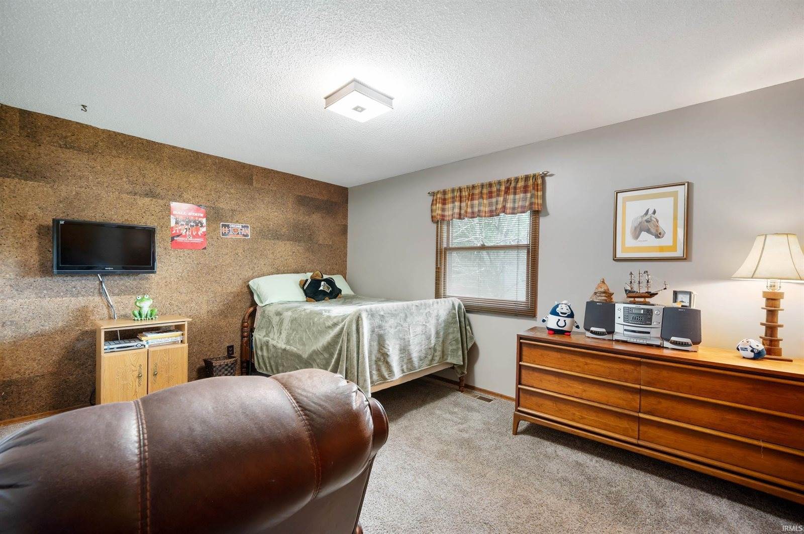 604 N Cherry Wood Lane, Muncie, IN 47304