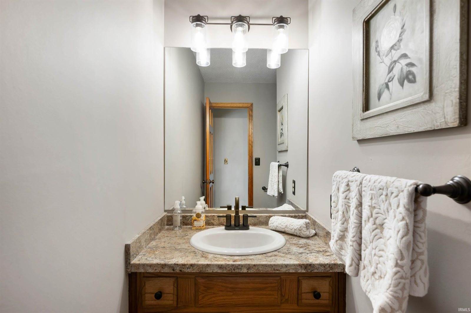 604 N Cherry Wood Lane, Muncie, IN 47304