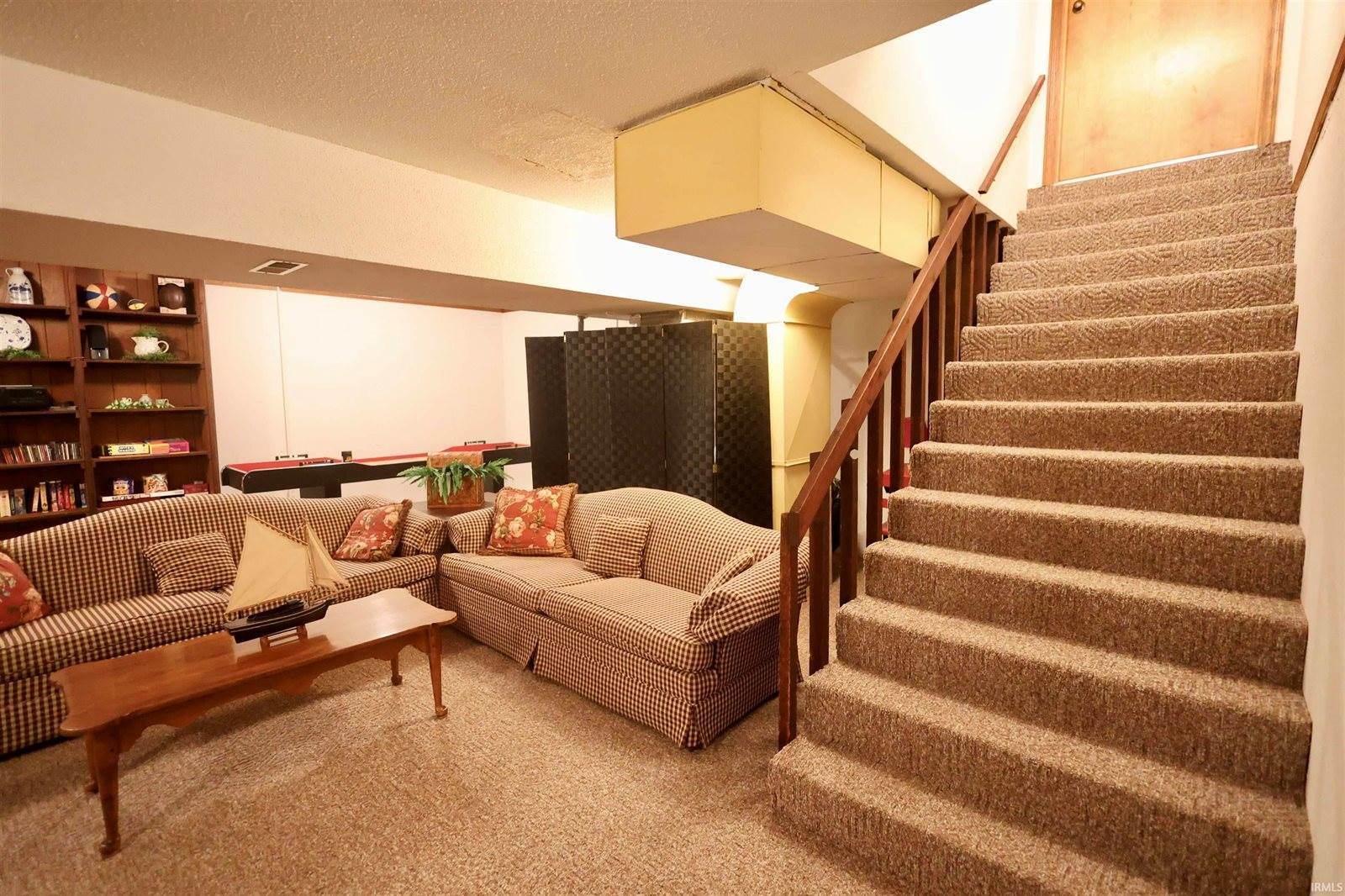 604 N Cherry Wood Lane, Muncie, IN 47304