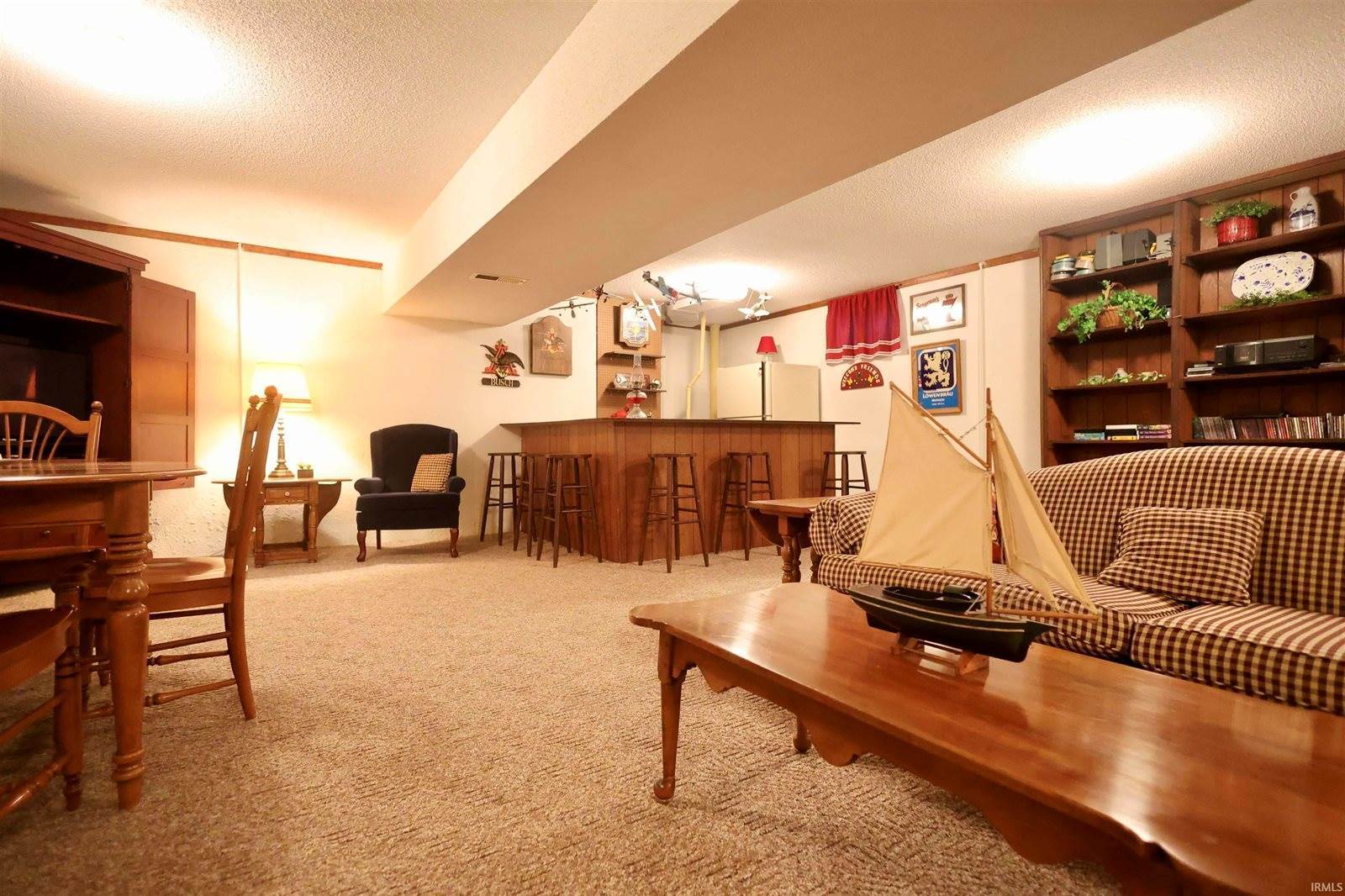 604 N Cherry Wood Lane, Muncie, IN 47304