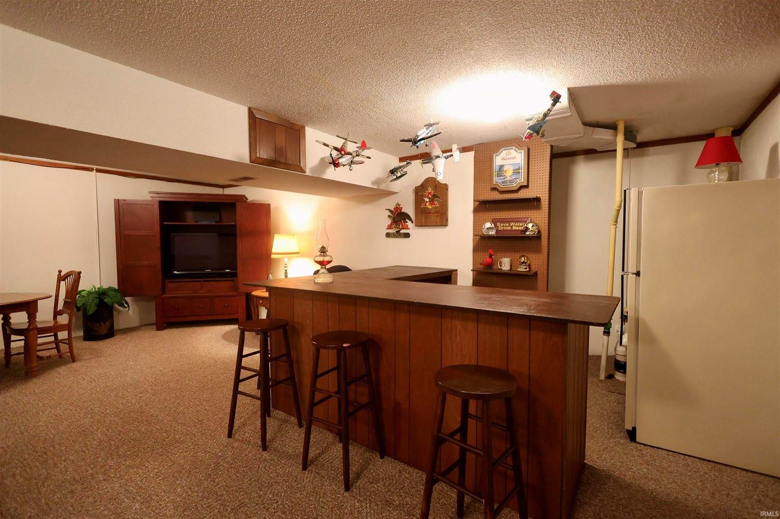 604 N Cherry Wood Lane, Muncie, IN 47304